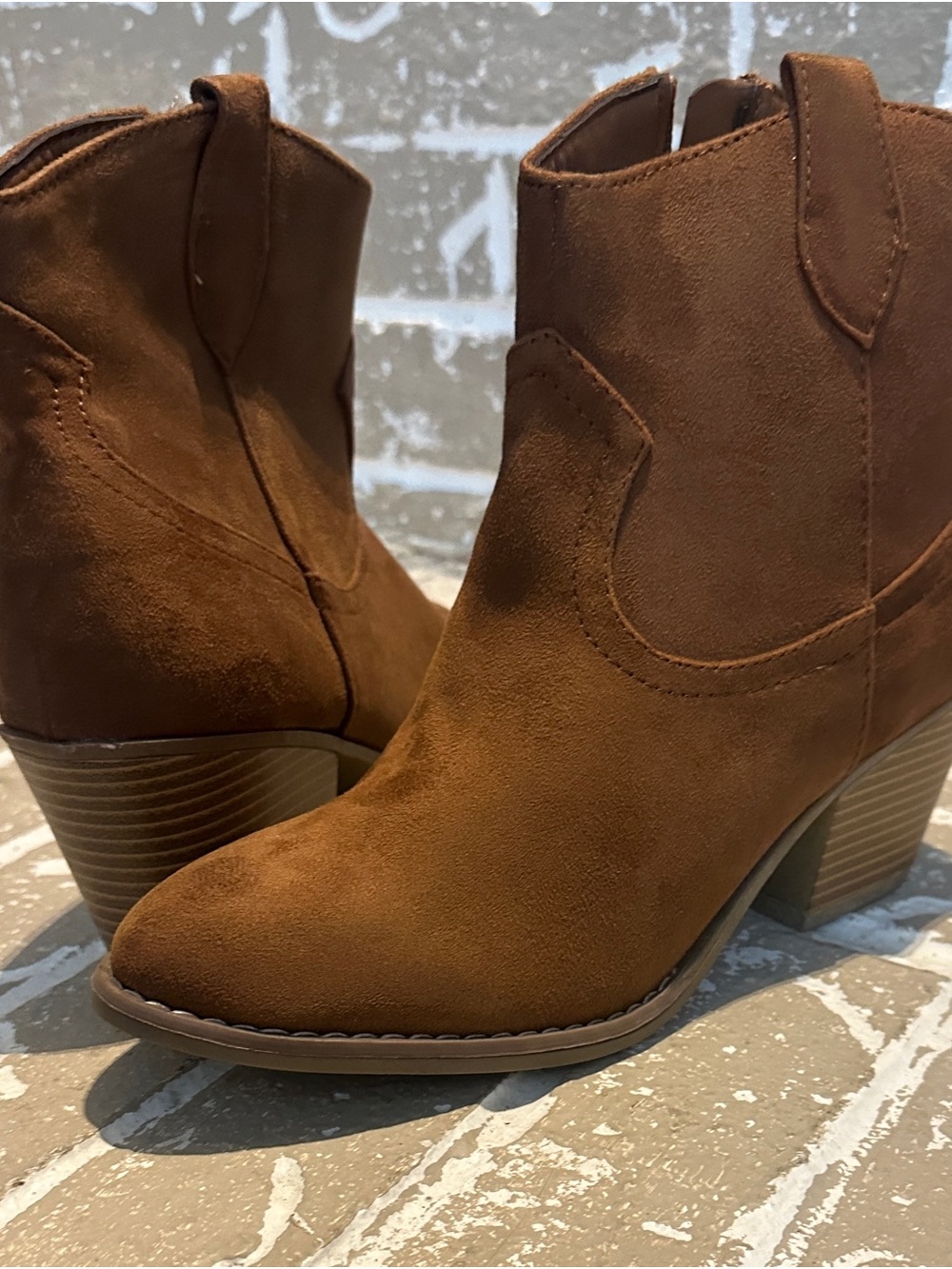 Brand New SO Women's Suede Ankle Booties! Size 8